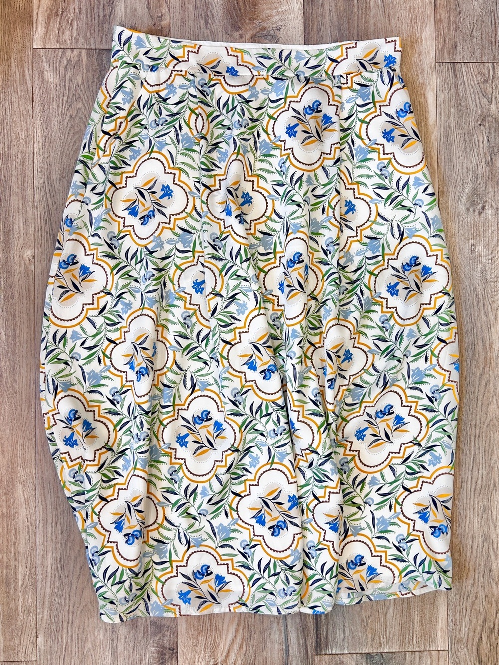 Ann Taylor Factory Silk Skirt 6 Beautiful Floral Print!